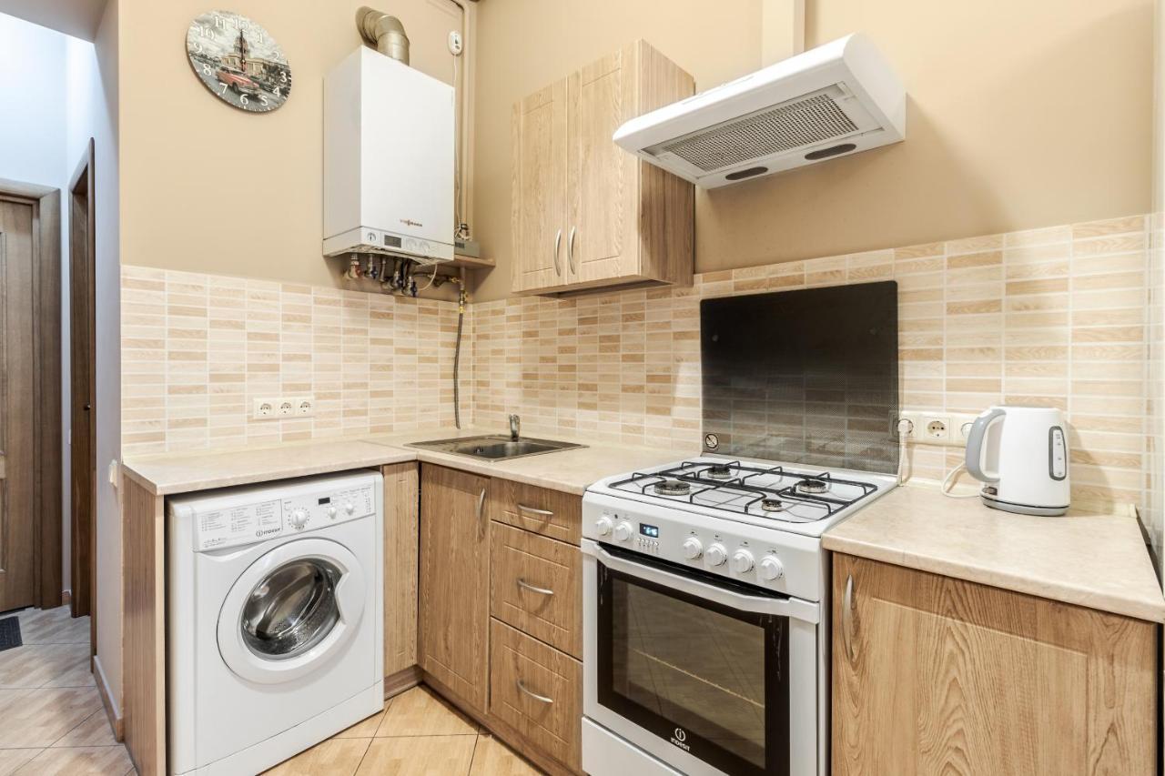 Apartment On Stavropihiiska Street 2 利沃夫 外观 照片