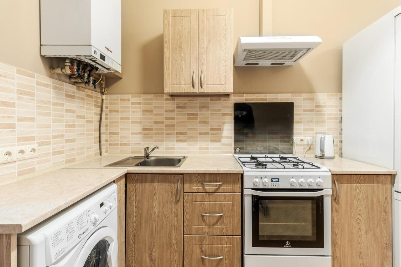 Apartment On Stavropihiiska Street 2 利沃夫 外观 照片